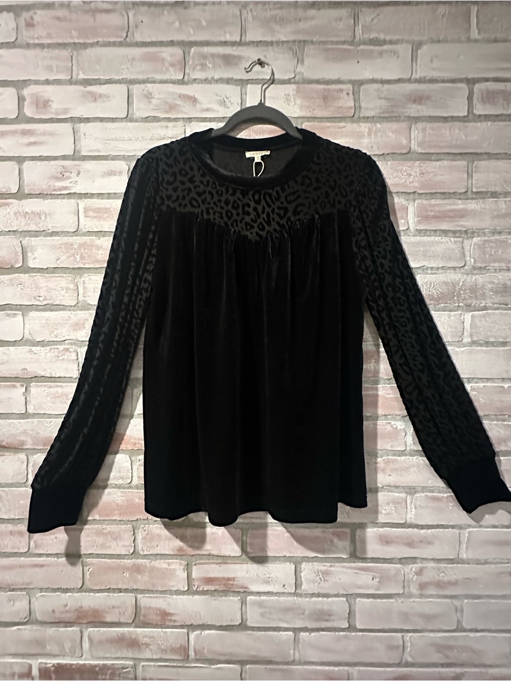 JODIFL Velvet Animal-Print Long-Sleeve Top - Black Med